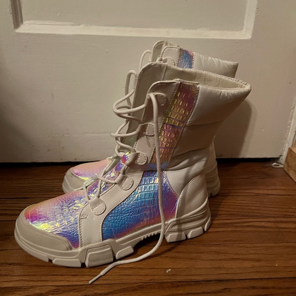 Fashion Nova Irridescent Snow Boots - Picture 4 of 6